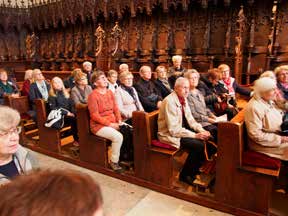 Retkeläiset Erfurtin augustinolaisluostarissa 2018.