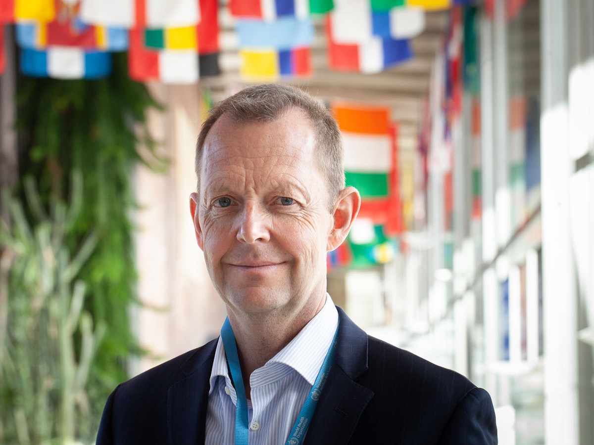 Hän. Pauli Immonen: Elämme maailmaa varten