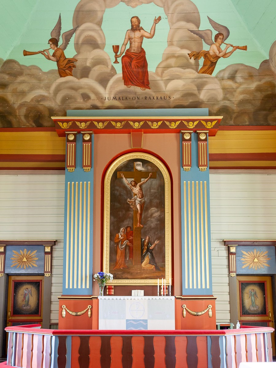 Minun paikkani: Värikkäiden kuvien kirkko Ilomantsissa