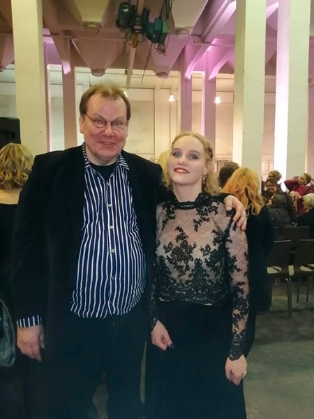 Mitä opin häneltä: Tyttärestä työtoveriksi — rippikoulu kasvattaa pappi-isääkin