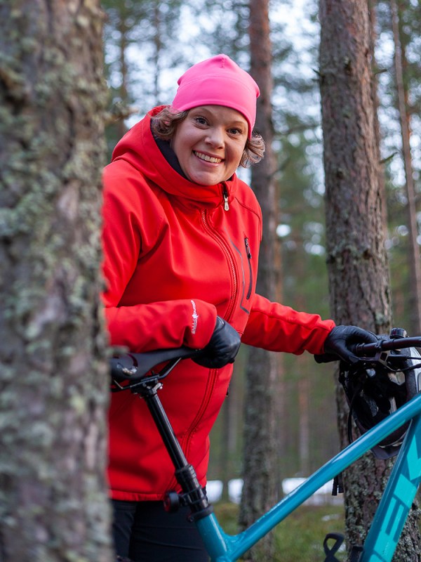 Hän: Minna Lainimo viihtyy tuulessa ja sateessa ja on Jumalalle rehellisin pöpelikössä