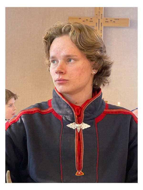 Hän: Saamelaiskörtti Niila-Juhán Valkeapää puolustaa alkuperäiskansan oikeuksia