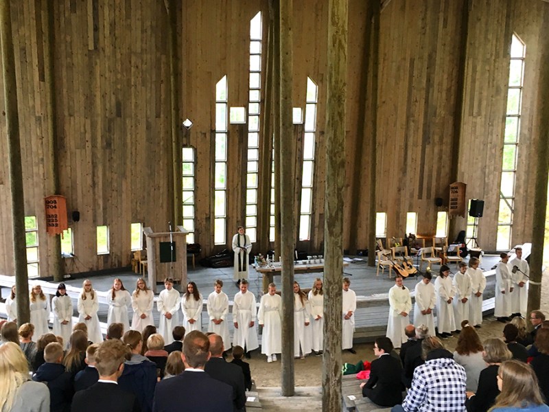 Kirkon tavarat: Alba erottaa ja yhdistää