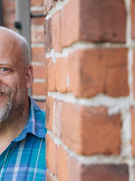 Hauras ja kummallinen elämä