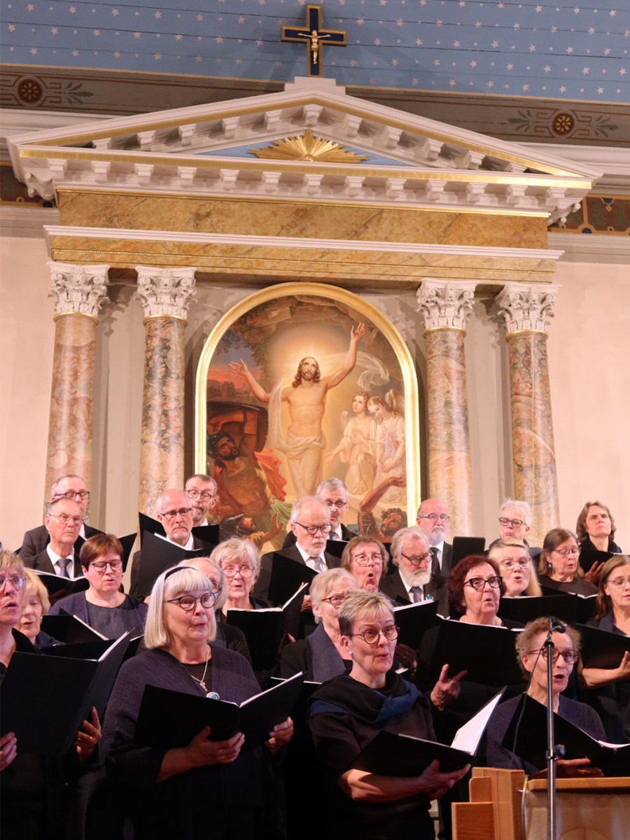 Kuoroharjoitusten ohjeet pätevät elämään laajemminkin: ”Kuunnelkaa”