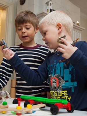 Artikkeli: Ihmettelyä, leikkiä ja osallisuutta – seurakuntien päiväkerhot tänään ja tulevaisuudessa