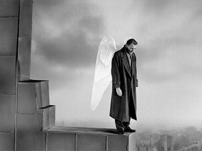 Klassikko: Wim Wenders: Berliinin taivaan alla