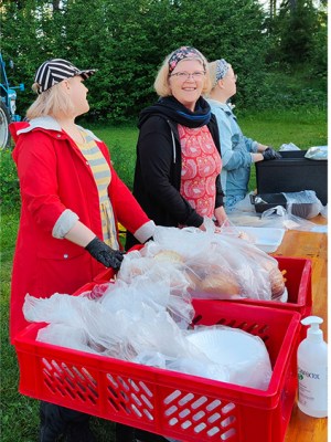 Hän: Leirimummo on kaikkien yhteinen mummo
